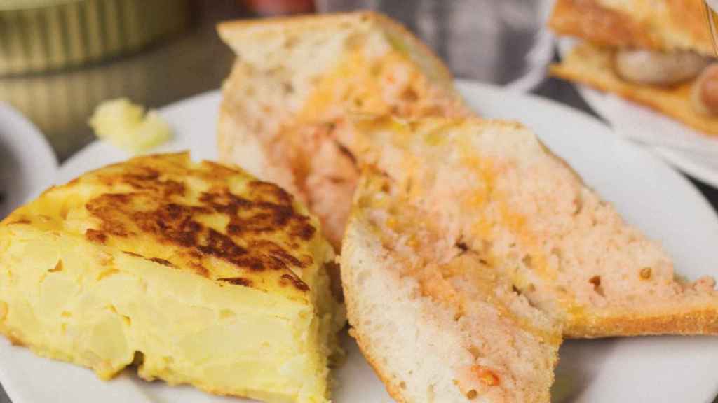 La tortilla de La Principal, el bar centenario en Barcelona