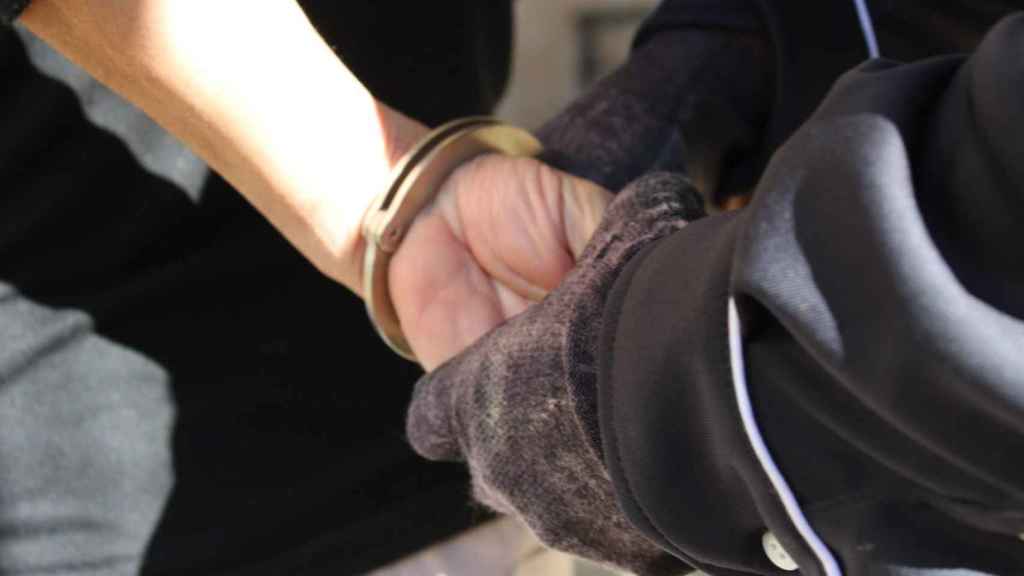 Imagen de archivo de un detenido por la Policía Municipal de Terrassa