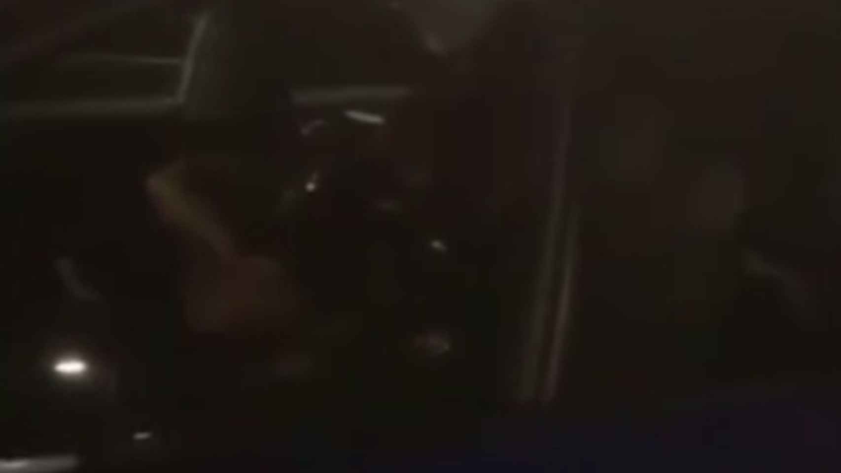 Pillan a dos policías locales dormidos en el coche en Sant Andreu de la Barca