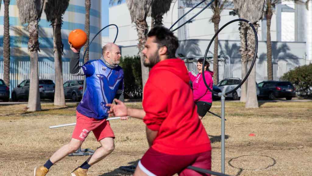 Los jugadores de Barcelona Eagles entrenando en Sant Adrià