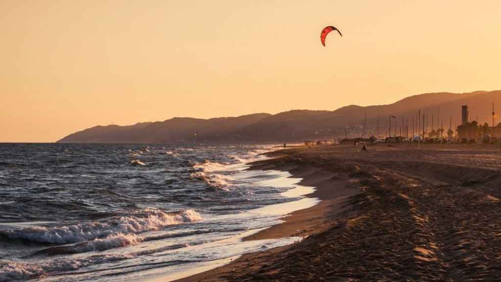 Atardecer en la playa de Castelldefels