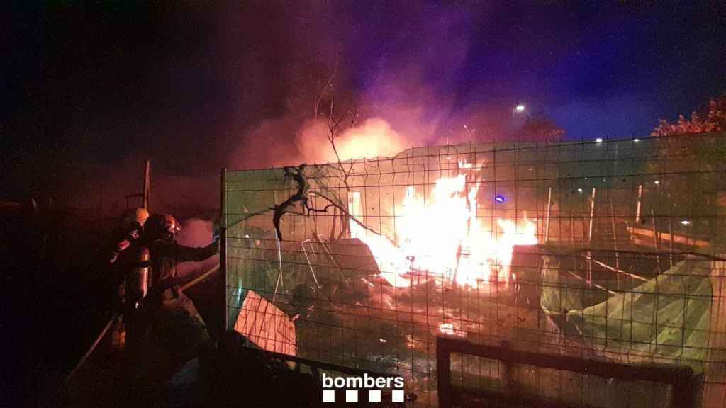 Incendio en la zona de huertos de Esplugues