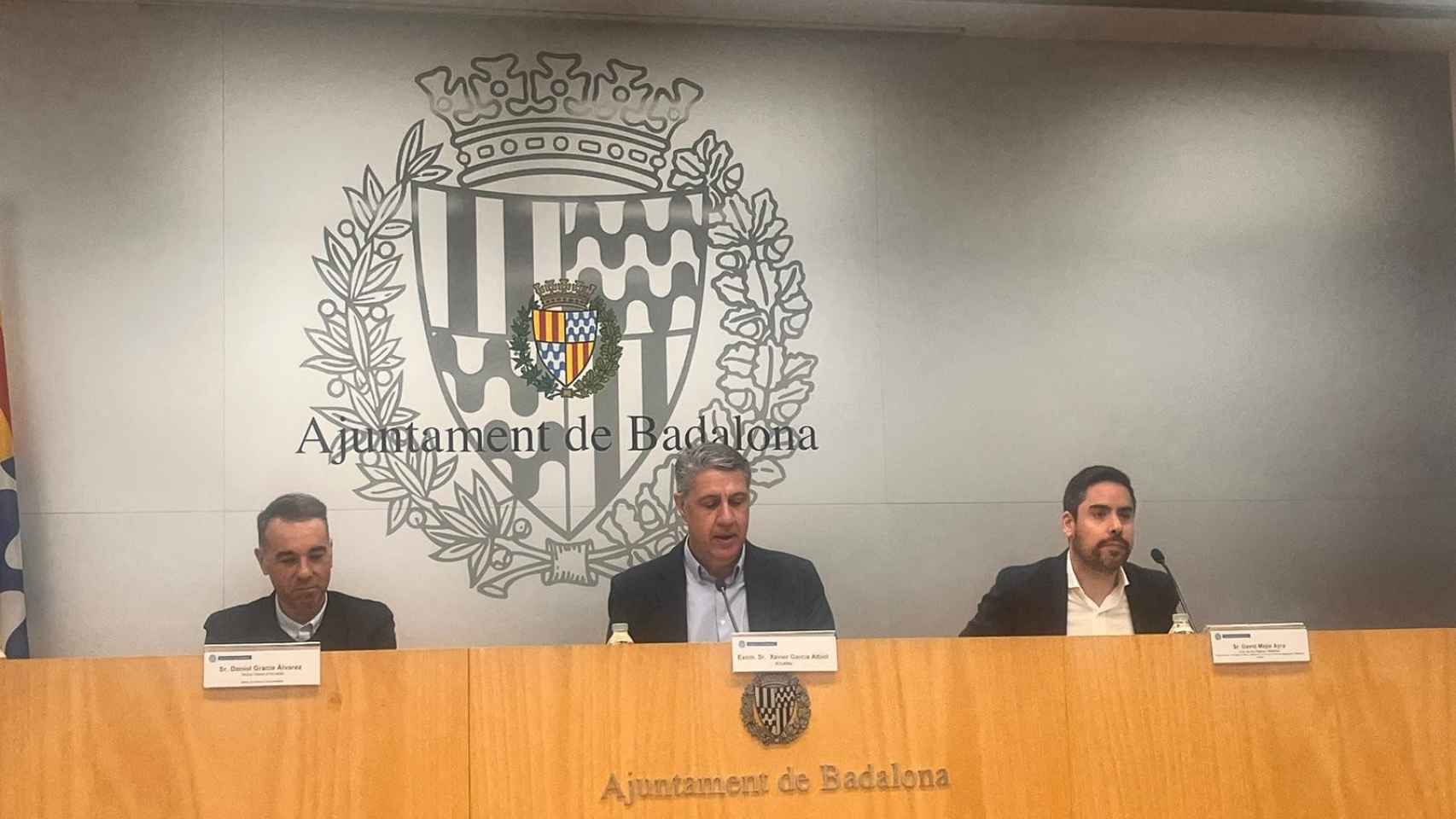 El alcalde Xavier García Albiol y los concejales Dani Gracia y David Mejía en rueda de prensa