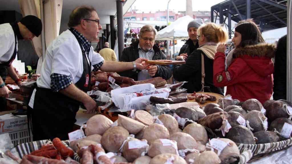 Imagen de archivo de una parada gastronómica de la Fira de la Candelera de Molins de Rei