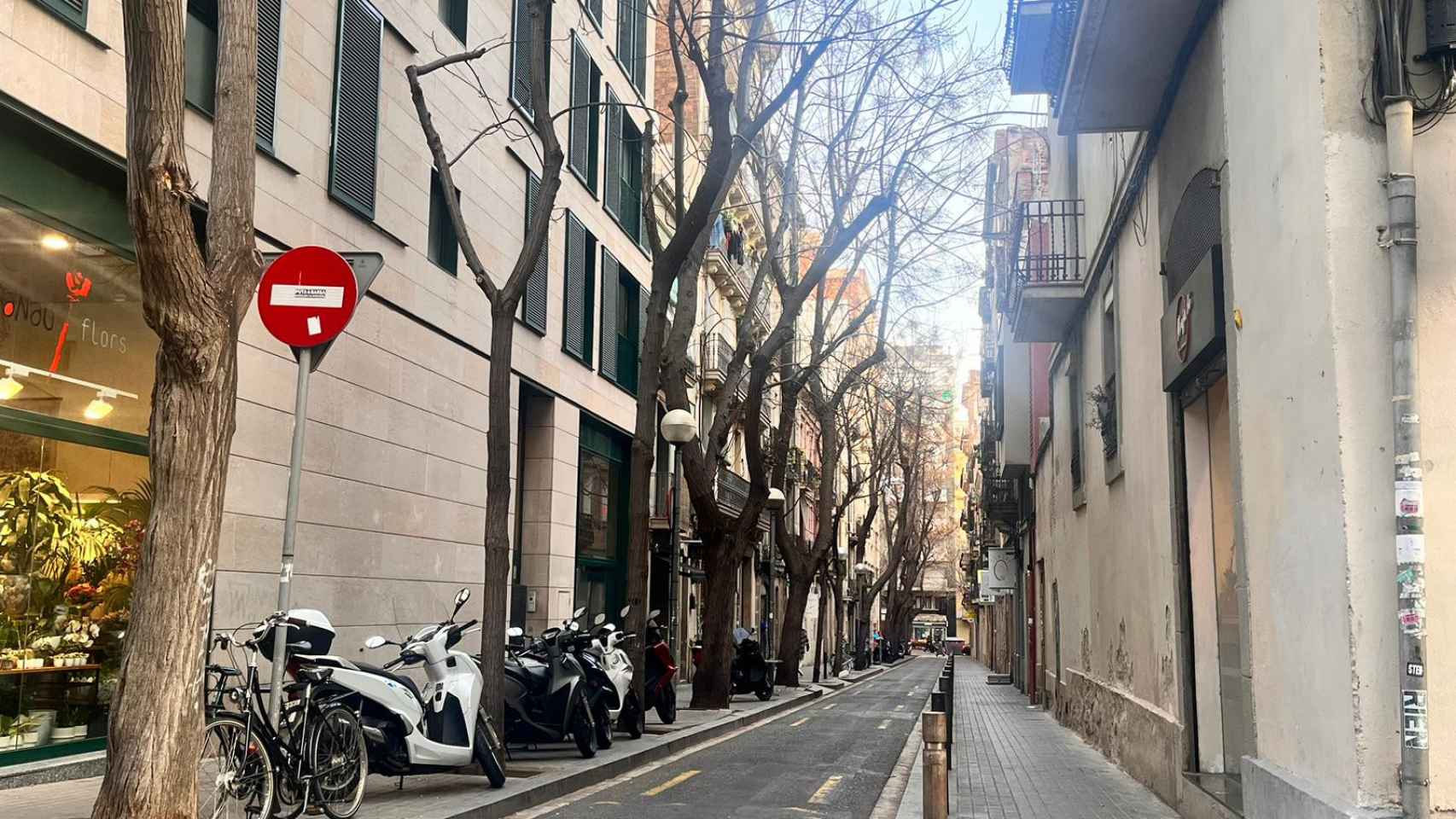 El acceso al Passatge de Batlló donde se encuentra el narcopiso