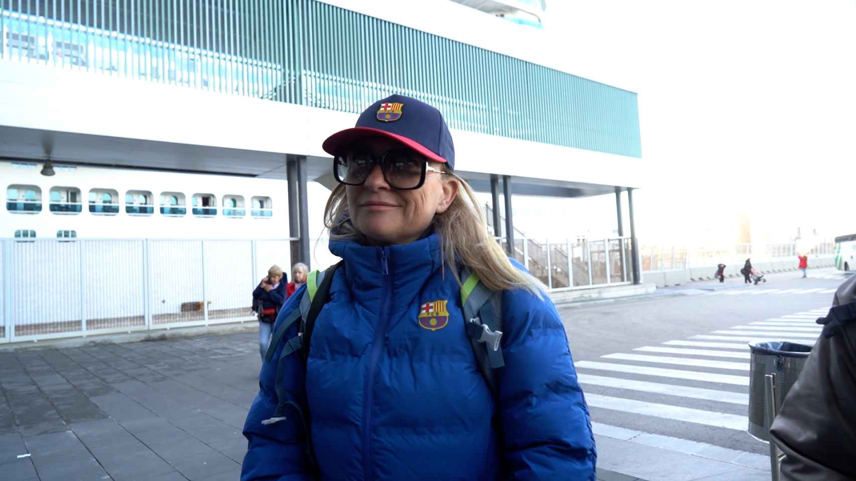 Una turista con todo el kit del FC Barcelona