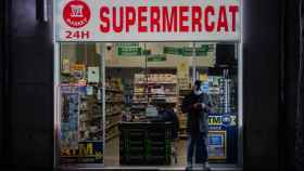 Un supermercado 24 horas en Barcelona en una imagen de archivo