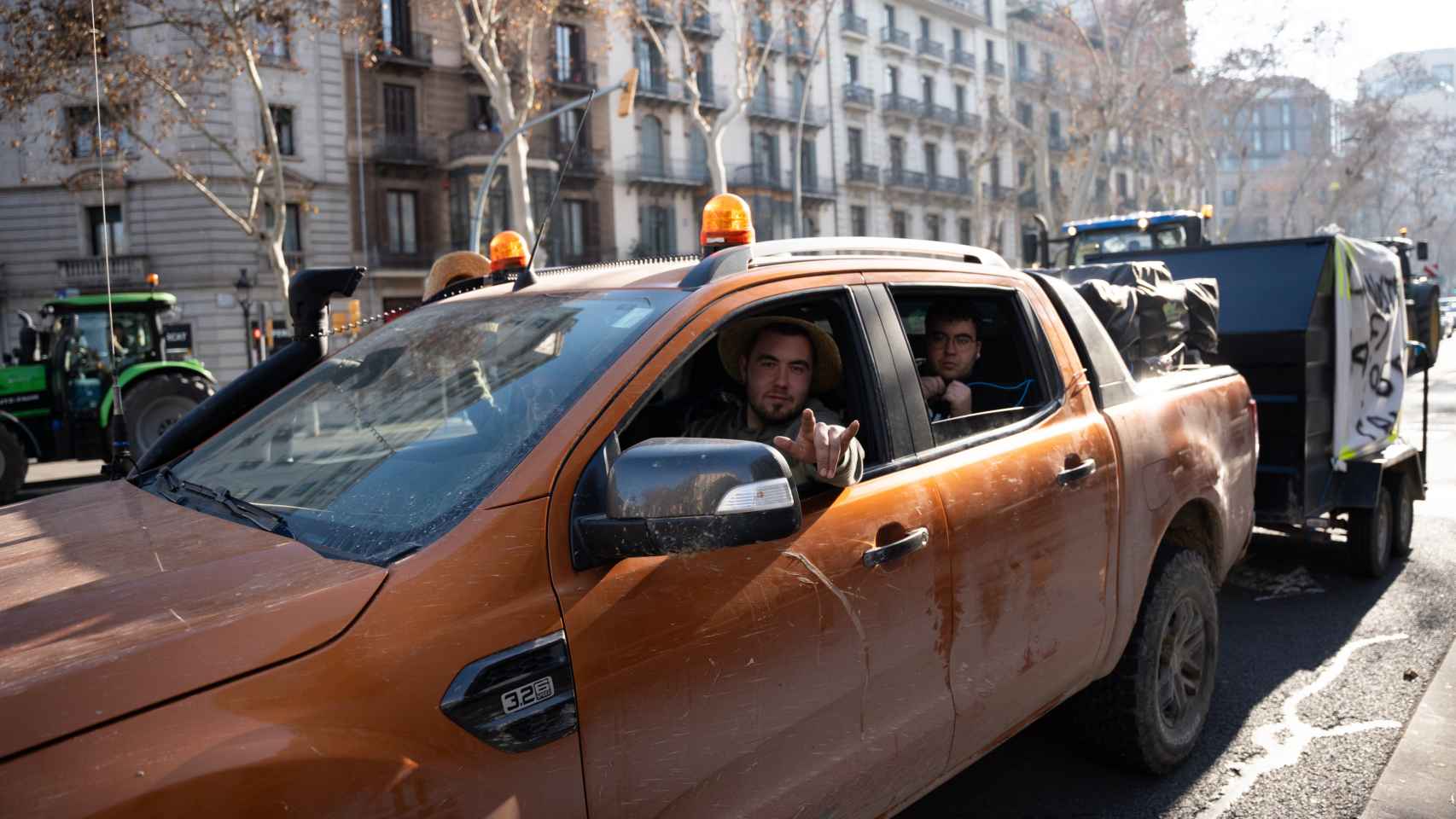 Manifestantes en la Gran Via de les Corts Catalanes de Barcelona
