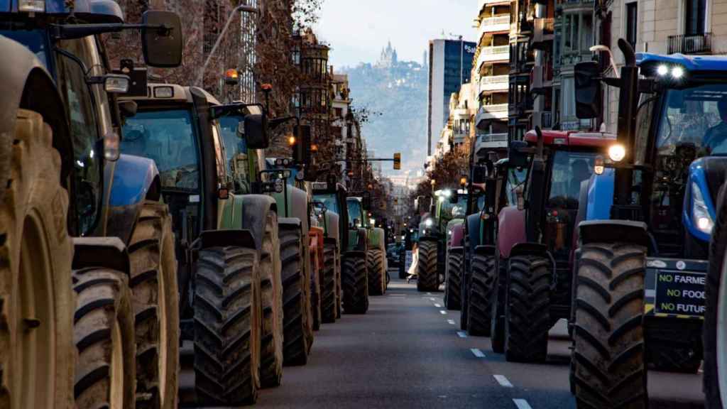 Los tractores llegan al centro de Barcelona, en la calle Balmes