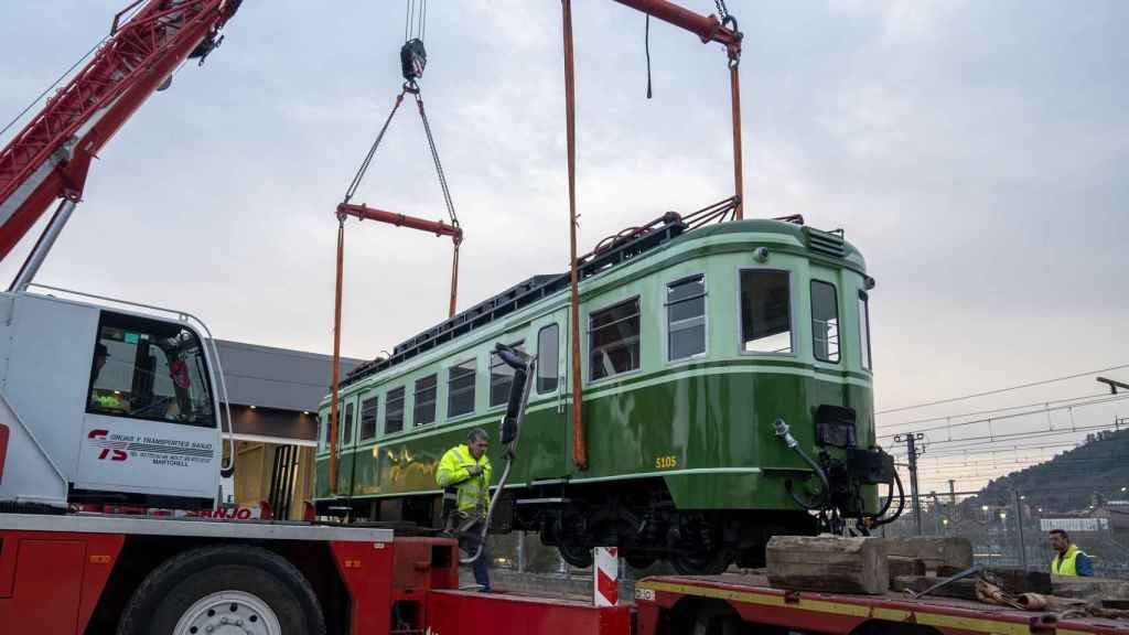 Tareas de conservación del tren de la línea el 'carrilet'