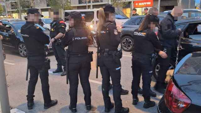 Dispositivo policial en L'Hospitalet de Llobregat