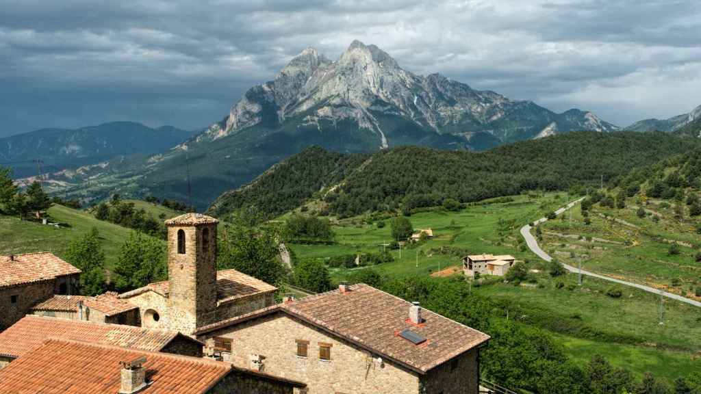 El paisaje natural de Gisclareny, el pueblo con menos residentes de Catalunya