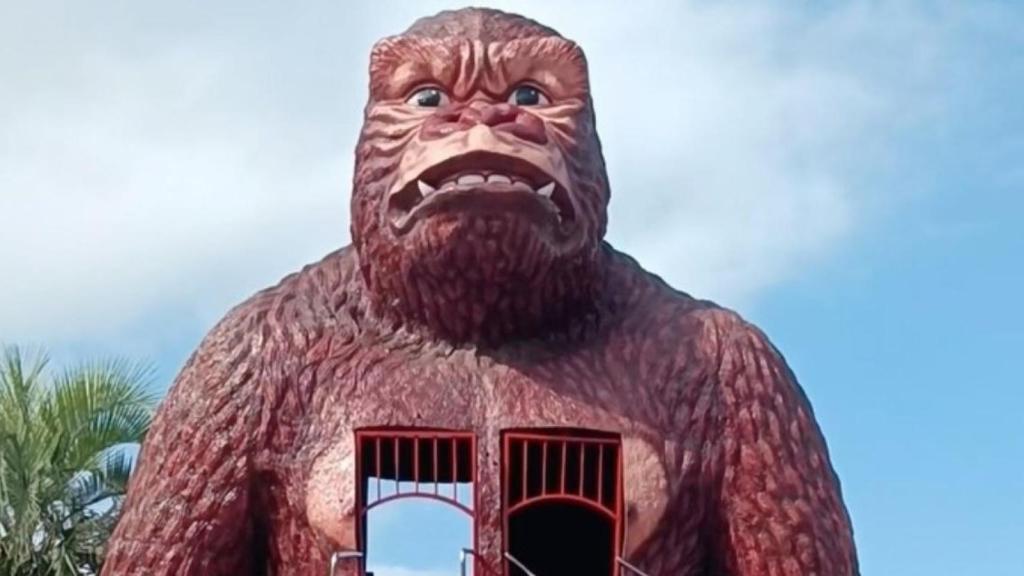 Un King Kong gigante en el parque de Sant Vicenç