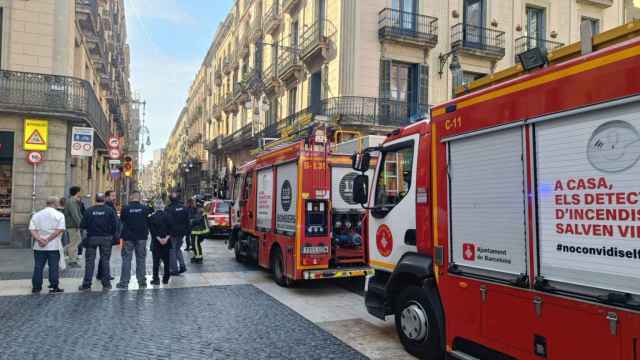 Una fuga de gas causa el desalojo de un hotel en el centro de Barcelona
