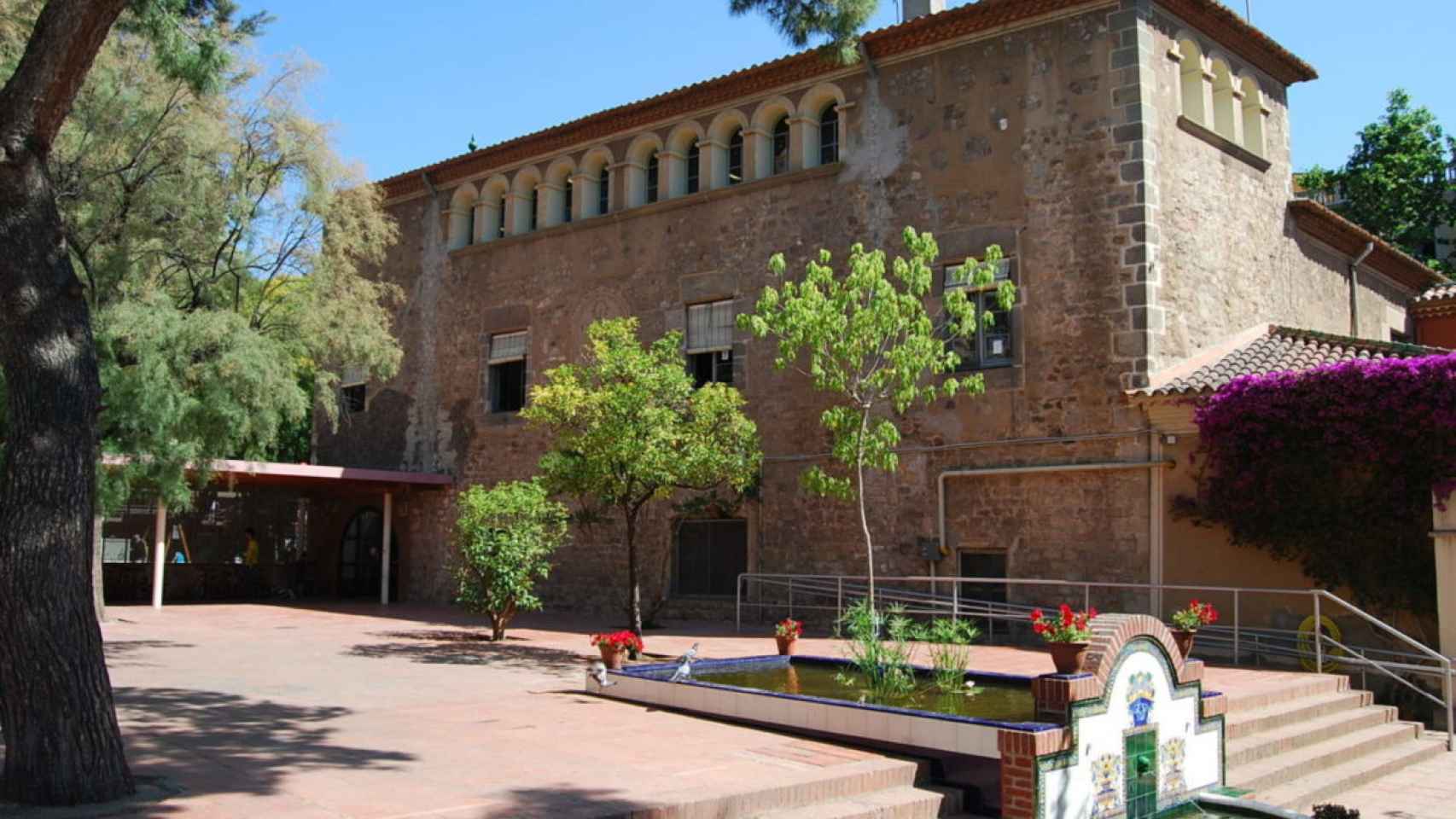 La Escola Casas en Sant Martí, Barcelona