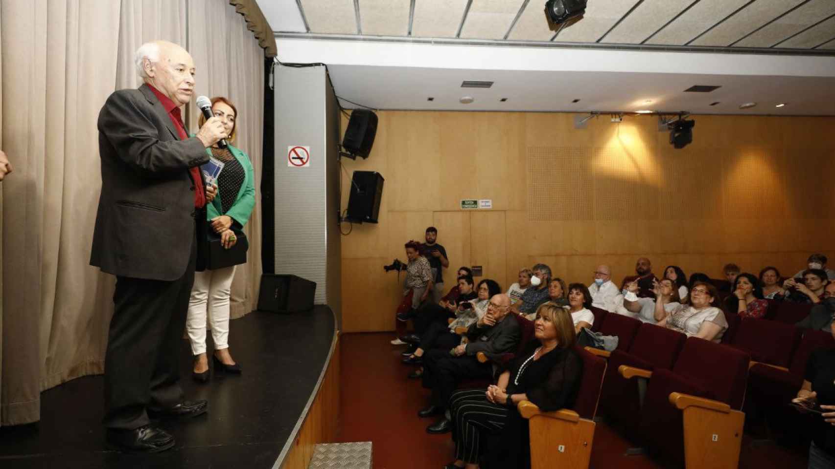 Acto en el auditorio de La Torrassa con la presencia de la alcaldesa, Núria Marín