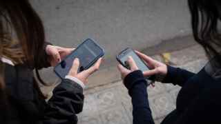 ¿En qué momento la dependencia del móvil se convierte en una peligrosa adicción?