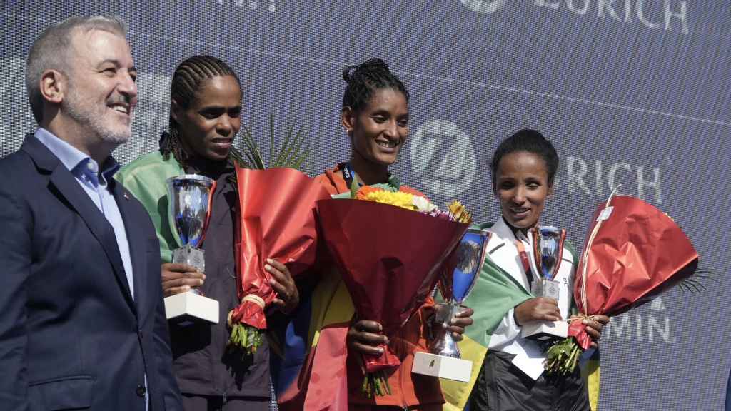 El podio en categoría femenina de la Marató Barcelona 2024