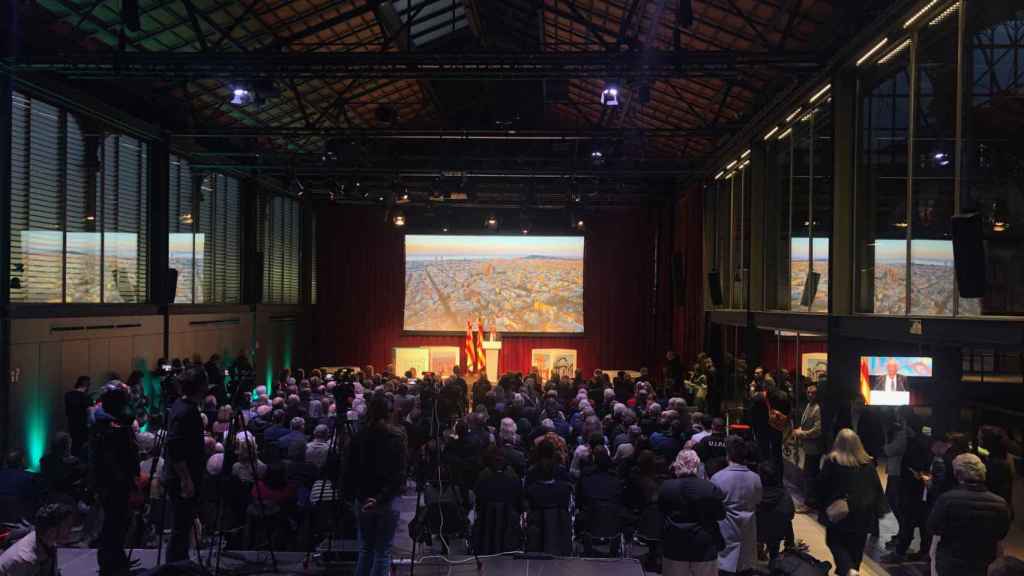 Imagen del auditorio del Born, con Xavier Trias en el atril al fondo