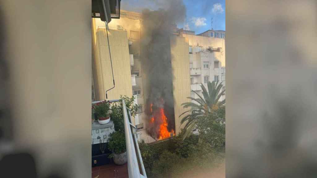 Incendio un piso en el Baix Guinardó