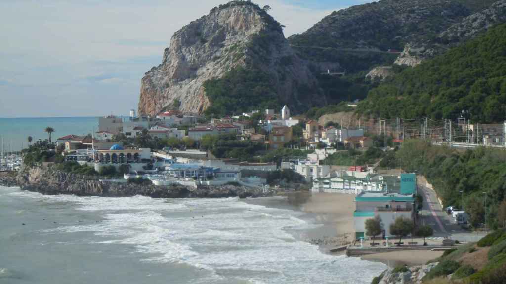 Vistas panorámicas de la playa del Garraf