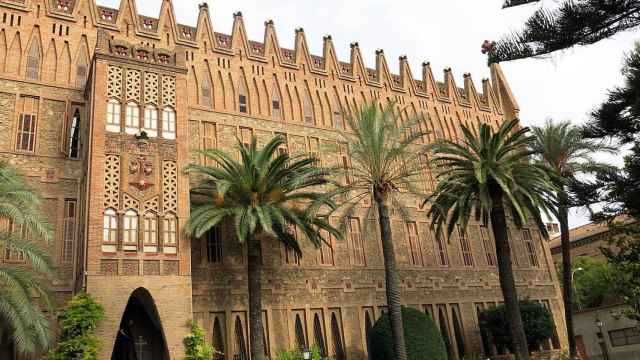 Fachada del Colegio de las Teresinas de Barcelona
