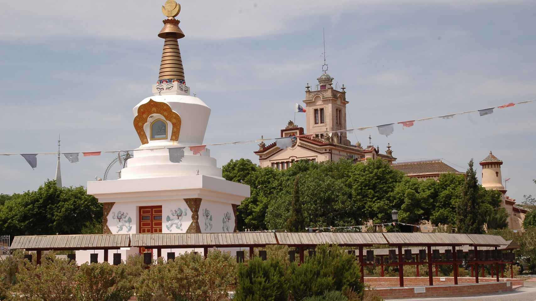 Imagen del templo budista de Olivella