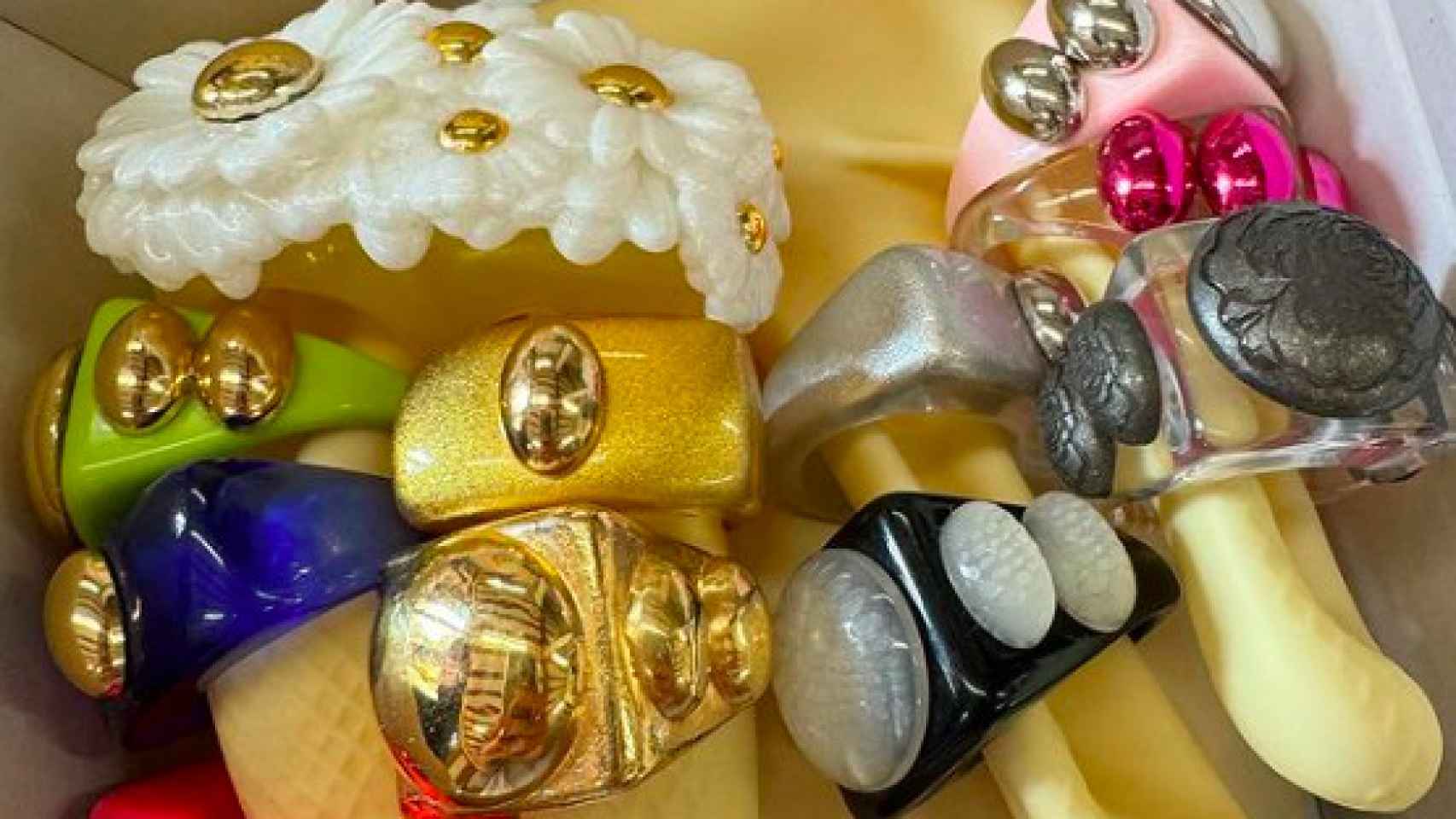 Algunos de los anillos de la joyería La Manso