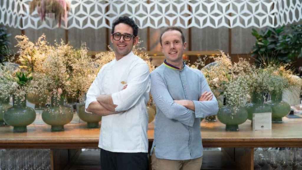 Josep Esturi, jefe de pastelería de Mandarin Oriental, Barcelona y Lluc Crusellas