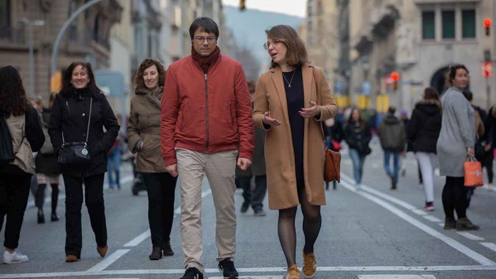La teniente de alcalde de Urbanismo del Ayuntamiento de Barcelona, Janet Sanz, y el exarquitecto jefe del Ayuntamiento, Xavier Matilla