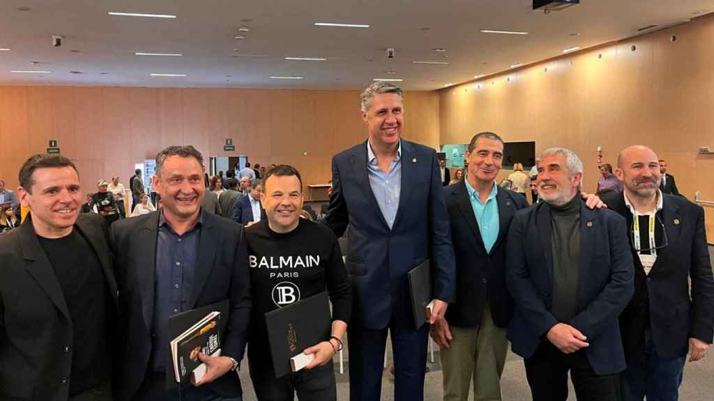 Xavier  García Albiol junto con otros empresarios del sector de la alimentación en el Alimentària