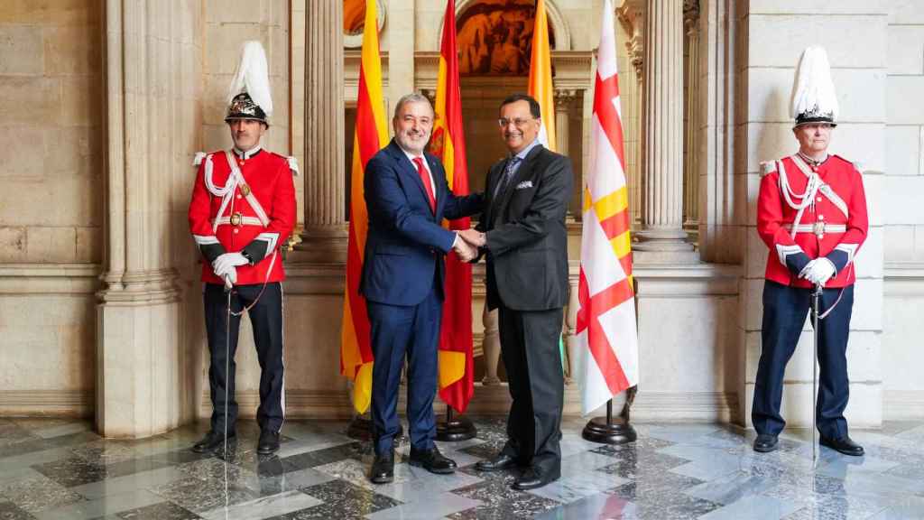 Jaume Collboni junto a Dinesh K. Patnaik, embajador de la India