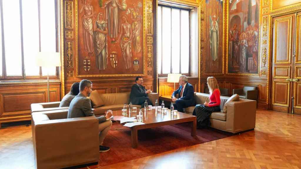 Reunión entre Jaume Collboni y el cónsul de la India