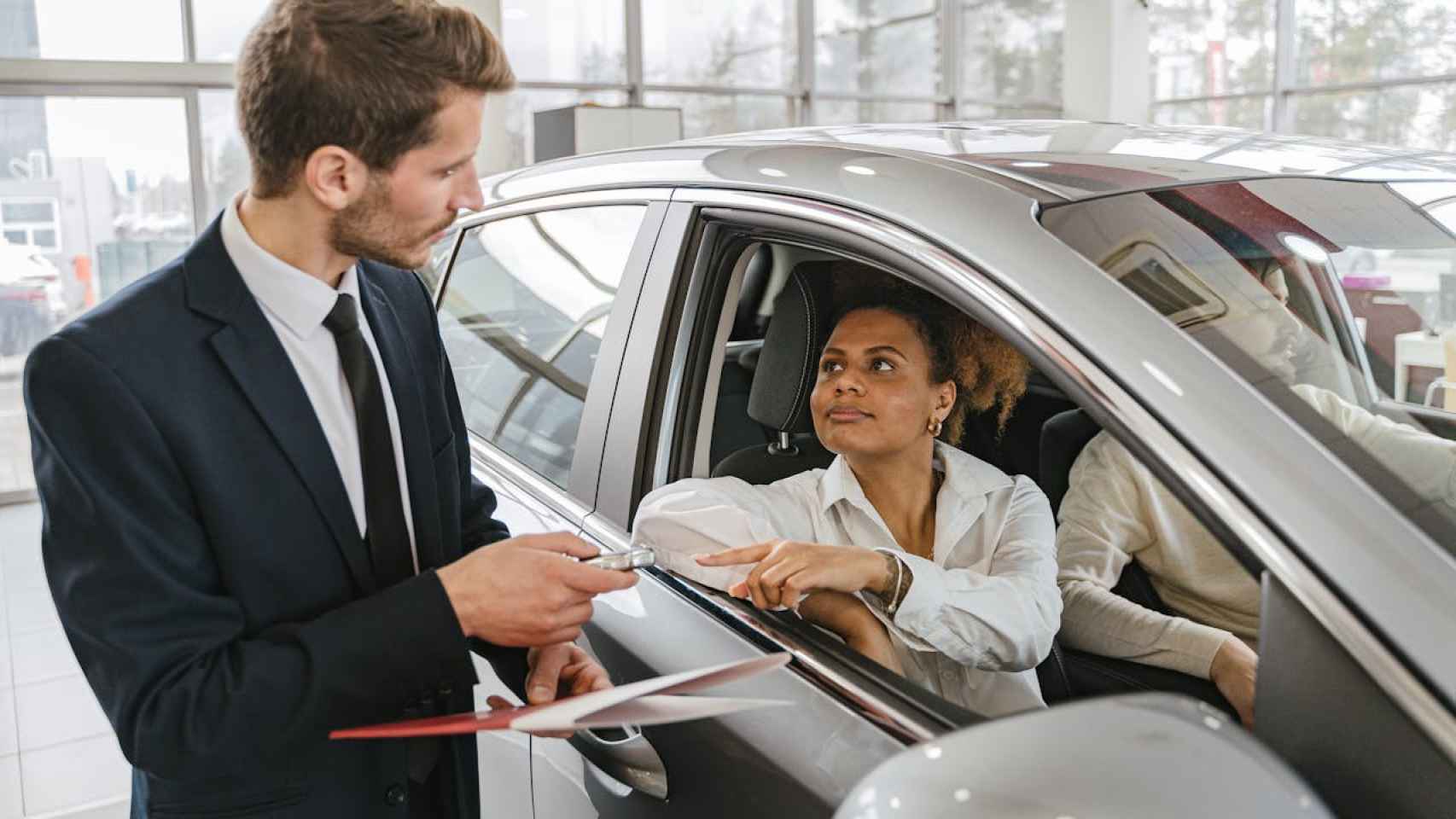 Entrega de las llaves de un coche