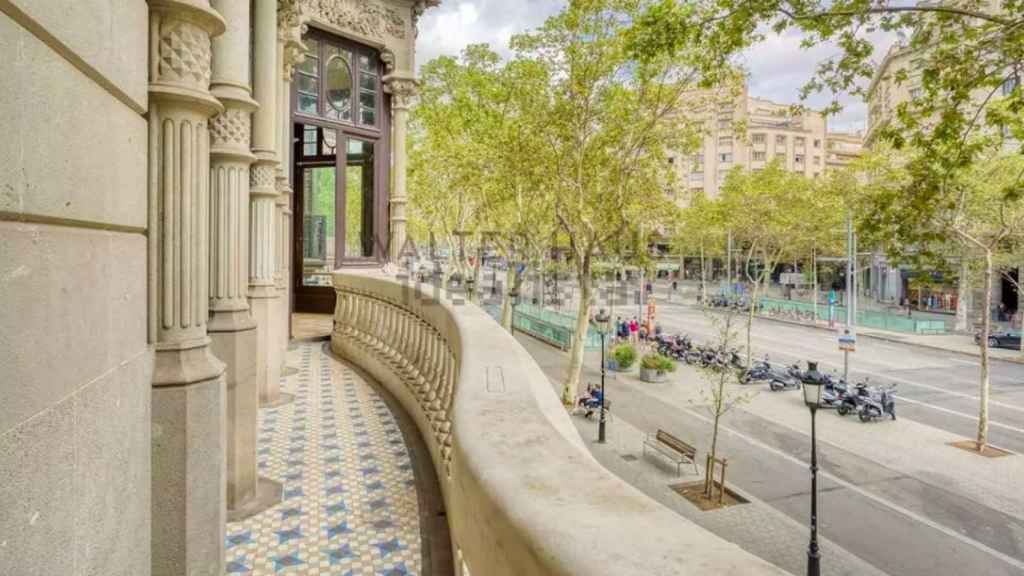 La terraza con vistas a paseo de Gràcia