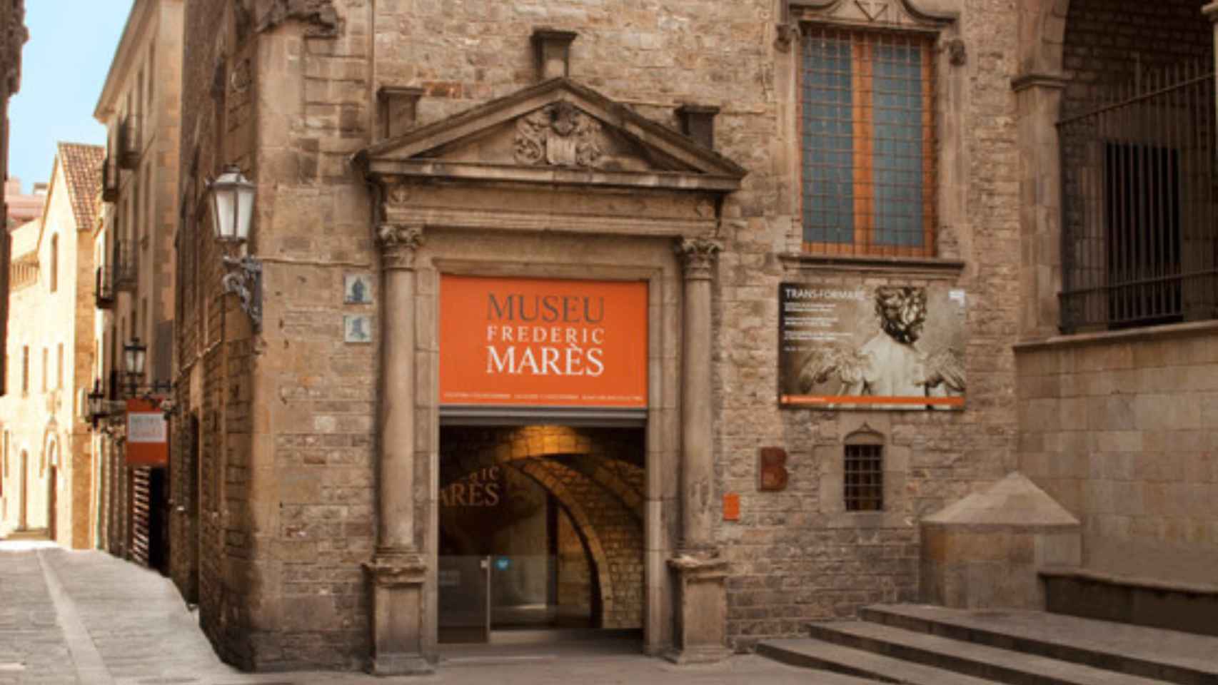 Entrada al museo Frederic Marès de Barcelona
