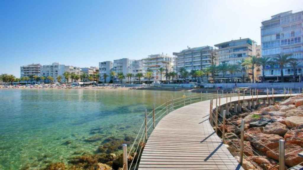 La Playa de Levante, en Salou, es uno de los puntos más masificados de la ciudad