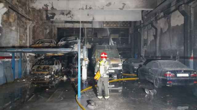Los coches quemados en el almacén de la calle Bilbao