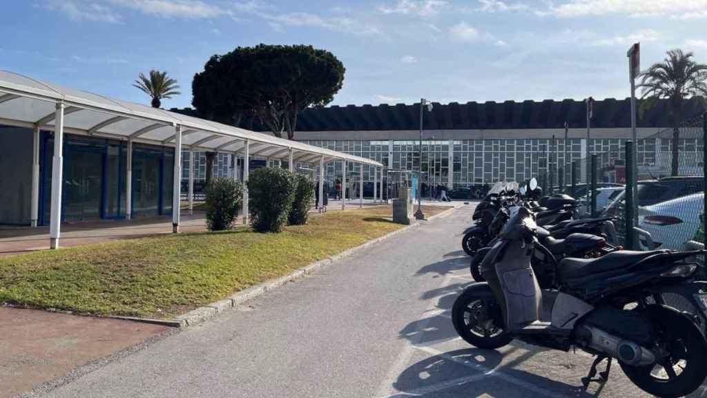 El aparcamiento para motos en el Aeropuerto de Barcelona