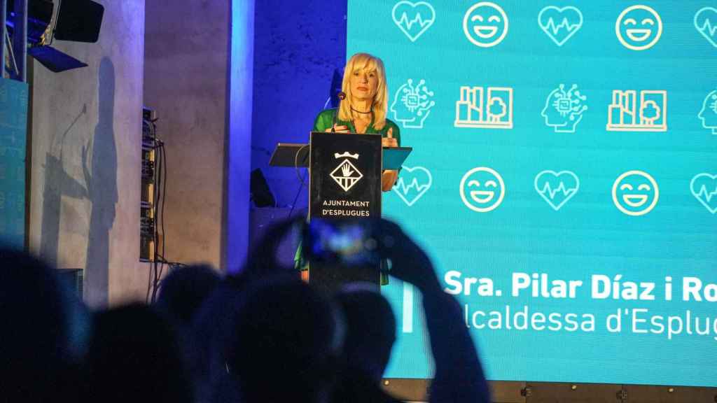 La alcaldesa de Esplugues, Pilar Díaz, en el acto en el espacio Corberó