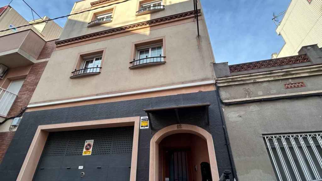 La casa donde un hombre ha matado a su mujer y a sus dos hijos en El Prat