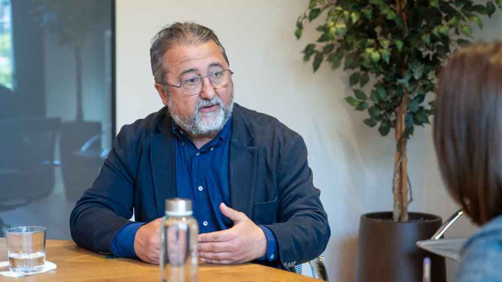 Nico Cerpa, presidente de SOM Castelldefels, en una entrevista con Metrópoli