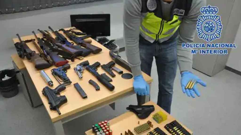 Una operación de la Policía Nacional que se saldó con un arsenal de armas dedicadas al tráfico requisadas en Catalunya