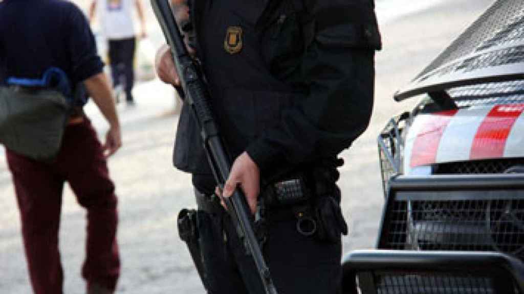 Agentes de los mossos en una operación antiterrorista