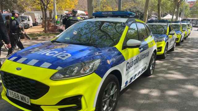 Vehículos policiales de la Guardia Urbana de Badalona