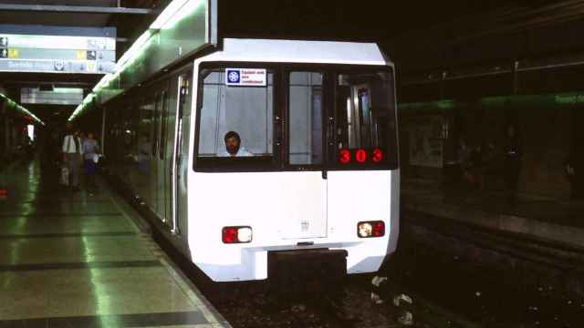 Un tren de la serie 3000 de la red de metro de Barcelona
