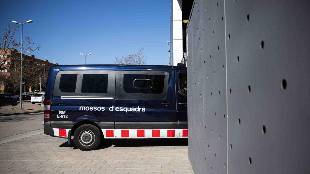 Furgón policial de los Mossos d’Esquadra