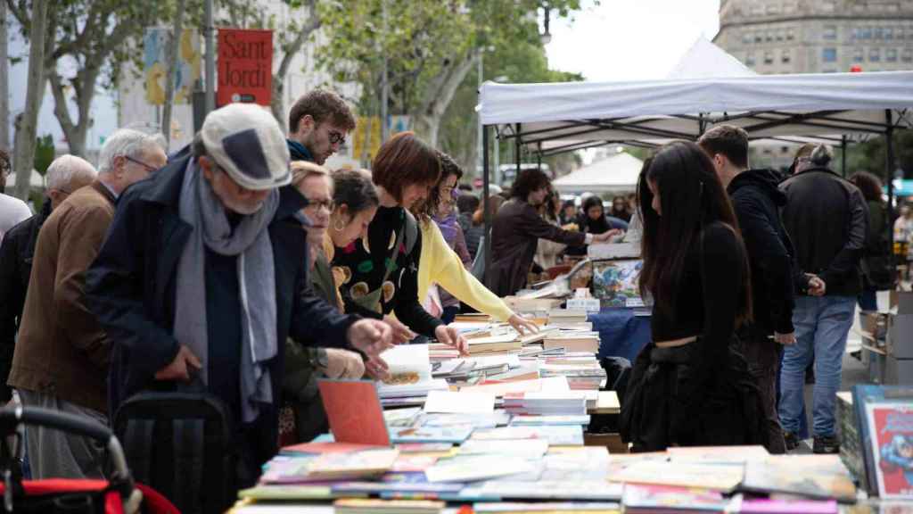 Paradas de libros en el paseo de Gràcia