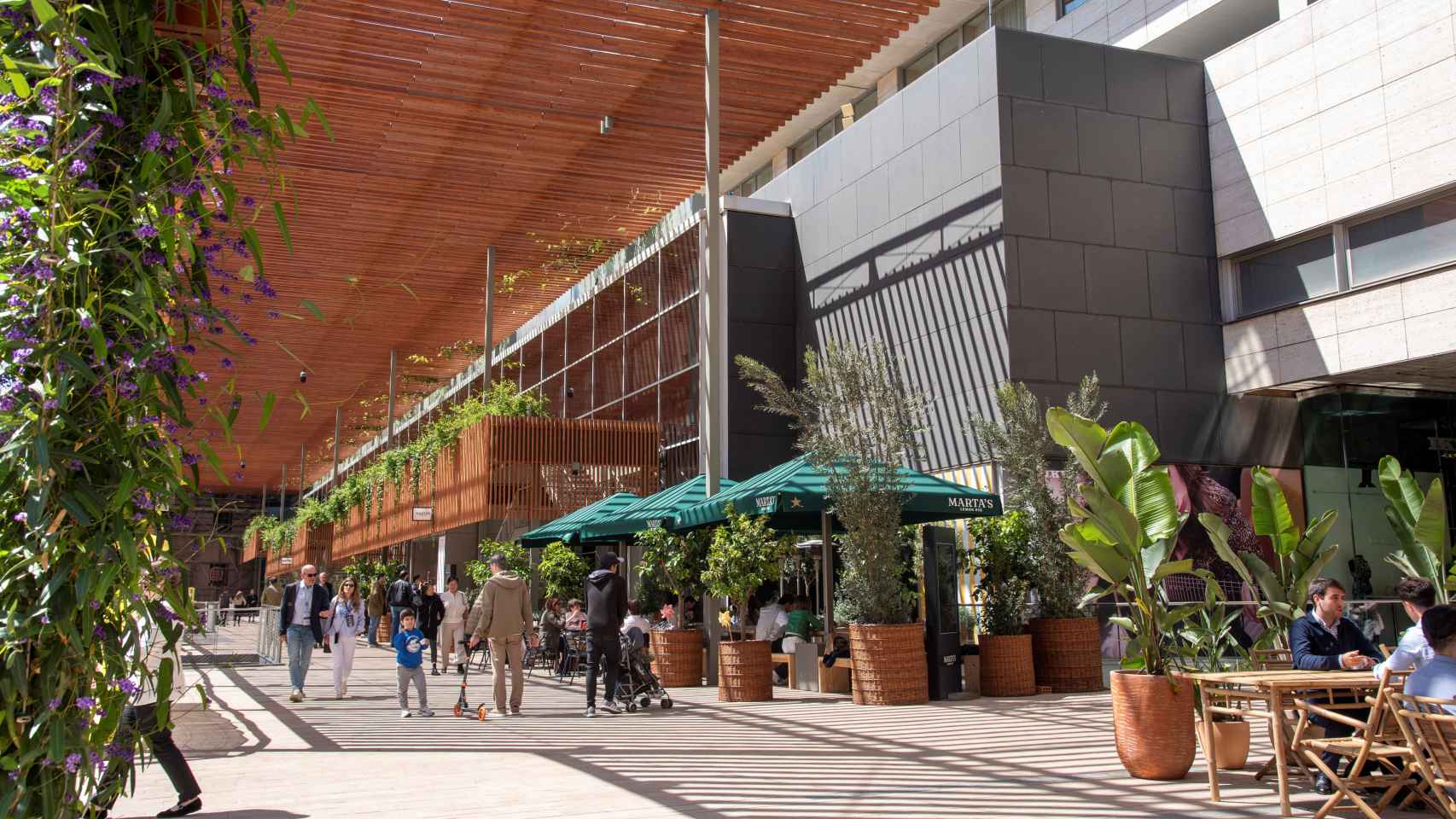 La terraza gastronómica de L'Illa Diagonal de Barcelona