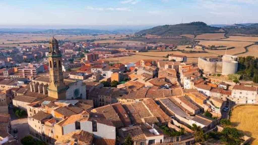 Pueblo de Calaf, donde se encuentra la casa rural ofertada